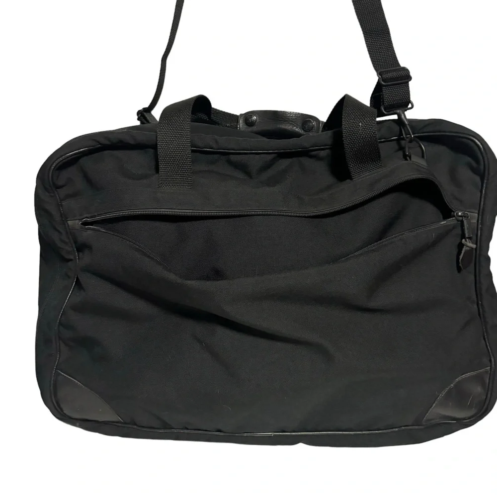 Soft Side Suitcase Travel Bag Black 21X14X8 Perfect Size Shoulder Strap EUC